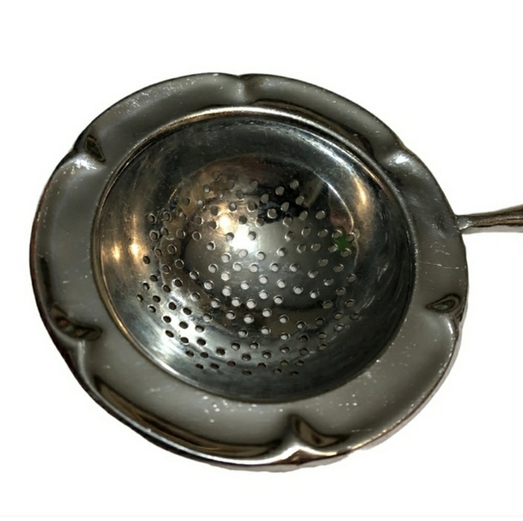 Vintage Flower Tea Strainer with Bakelite HandleVintage! - Picture 5 of 8